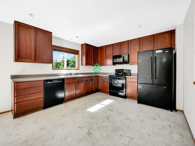 Foto del edificio - 4 Bed and 2.5 Bath Single-family Home is A...