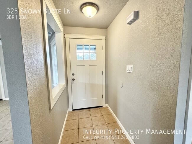 Foto del edificio - 325 Snowy Butte Ln