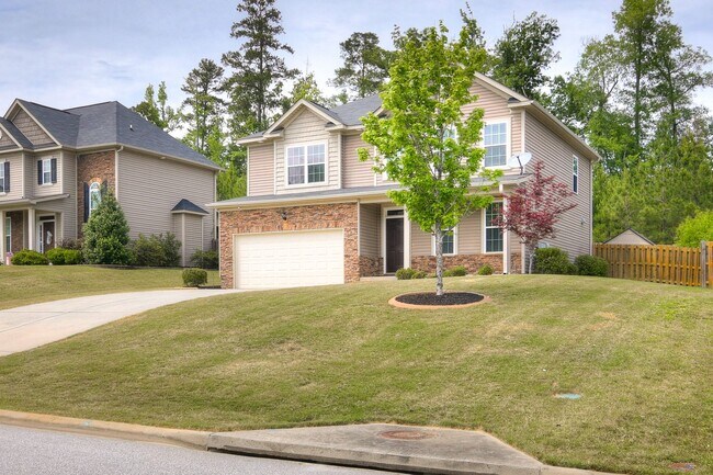 Building Photo - Canterbury Farms - 4 Bed 2.5 Bath