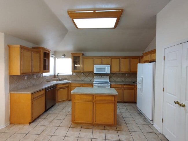 Foto del edificio - 4408 Boots Dr