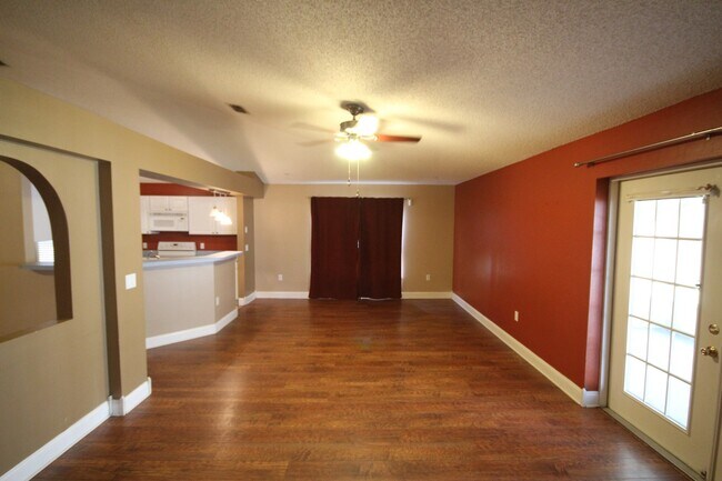 Building Photo - Beautiful 3/2 in East Orlando