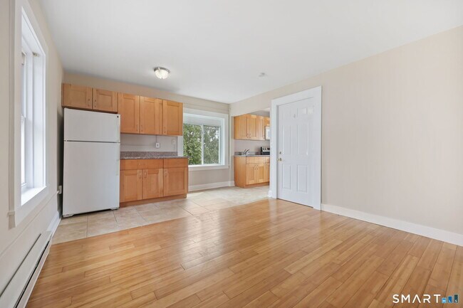 Foto del edificio - 52 Highland Rd