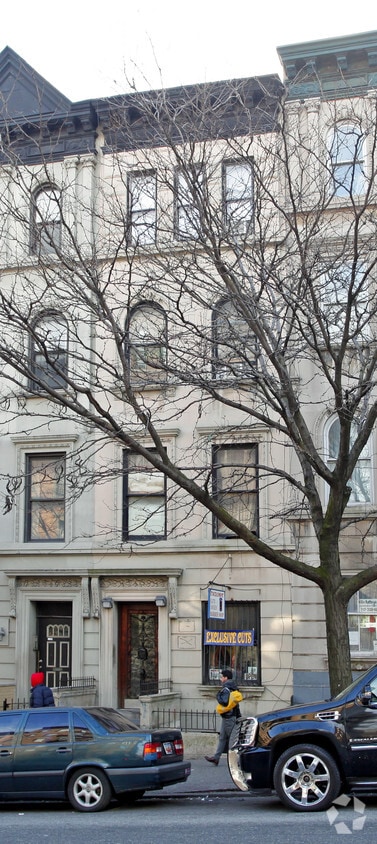 Building Photo - 410 W 145th St