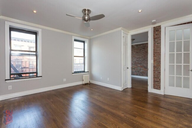 Building Photo - 340 E 18th St