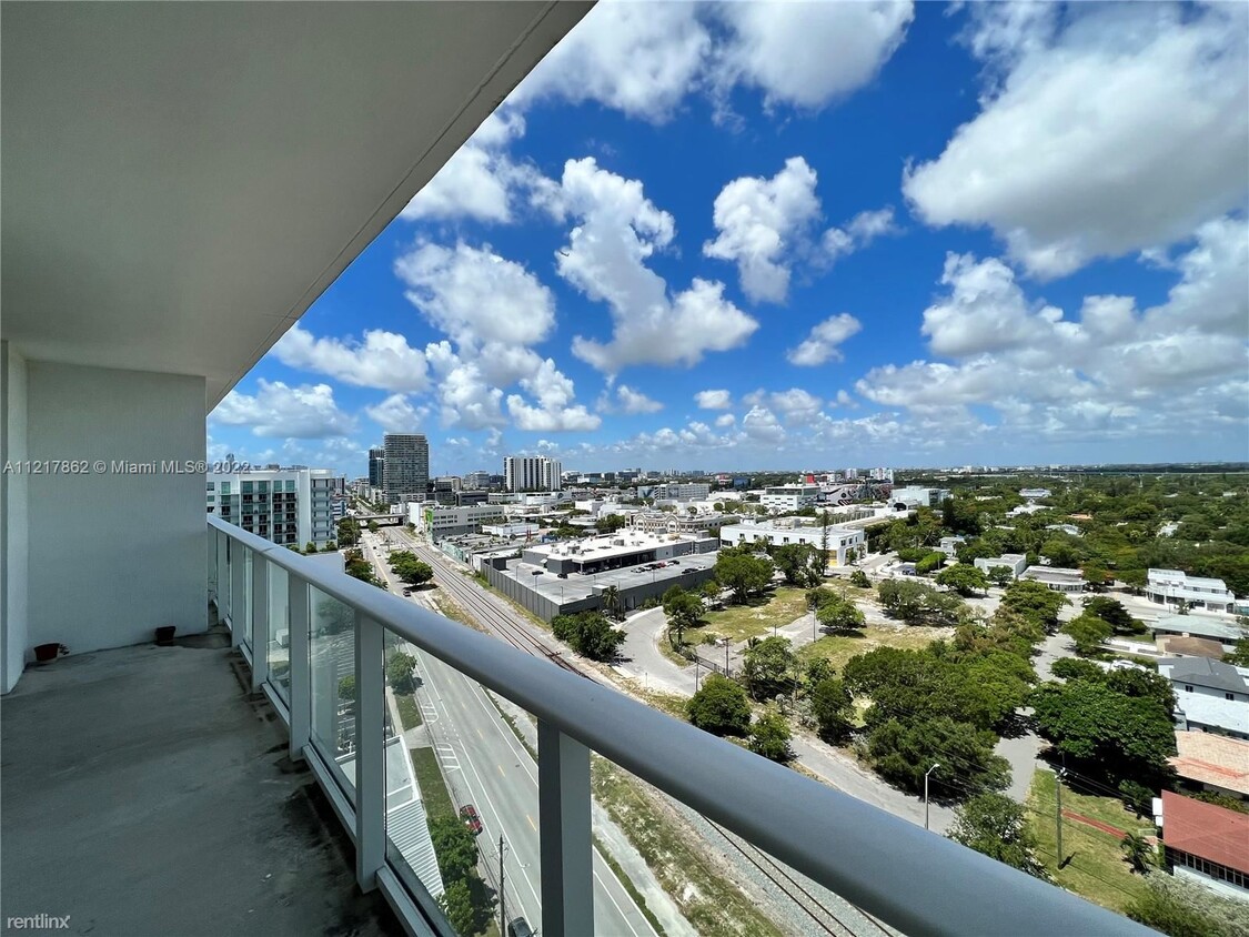 Foto principal - 1 br, 1 bath Condo - 4250 Biscayne Blvd 2783