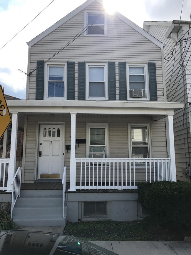 Building Photo - 24 Delafield St