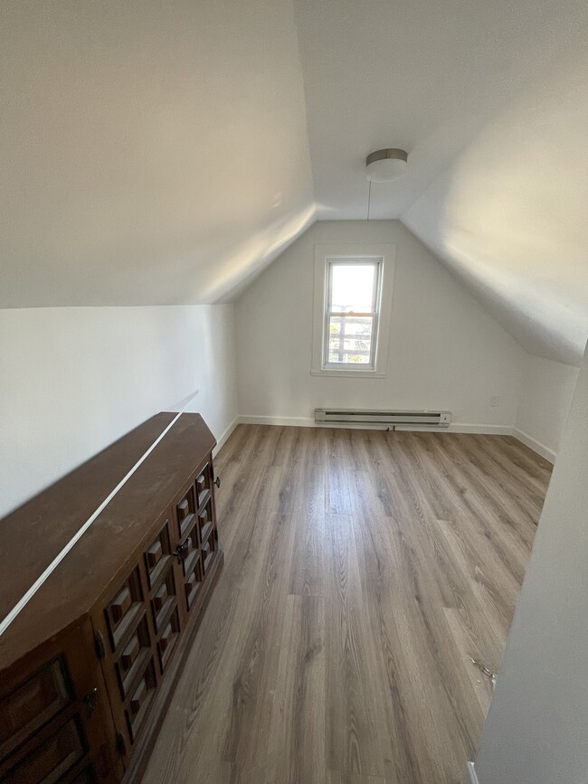 Building Photo - 151 Banta Ave