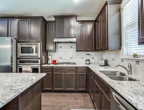 Foto del edificio - 10013 Long Branch Dr
