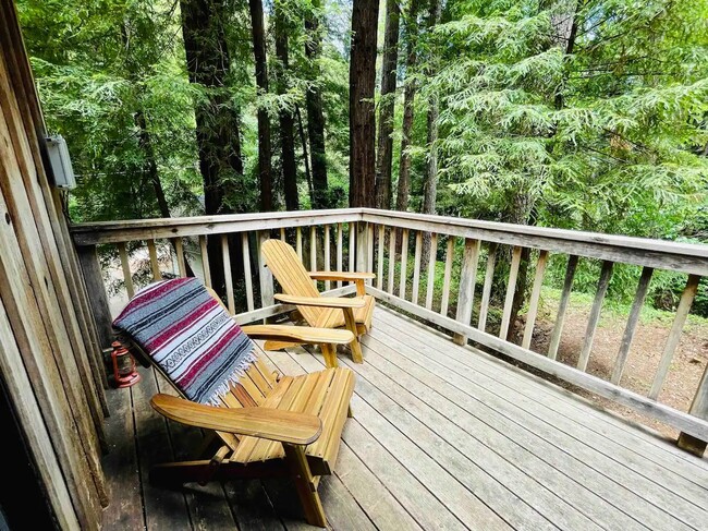 Private Deck - 75 Fern Rd