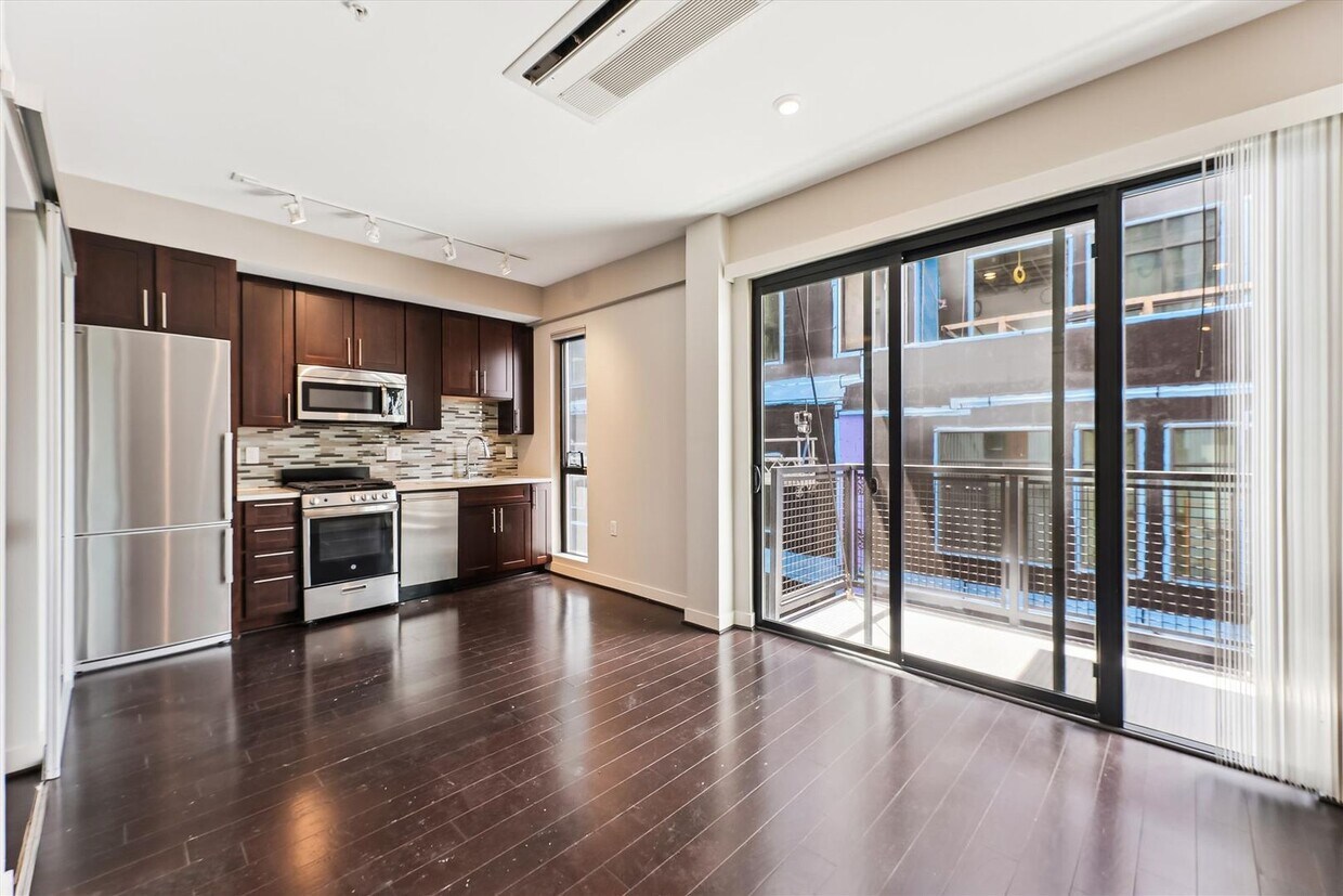 Foto principal - Urban Living in Downtown Silver Spring 1BD...