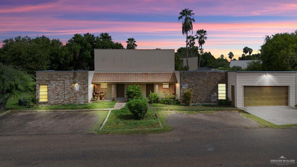 Primary Photo - 8 Continental Dr