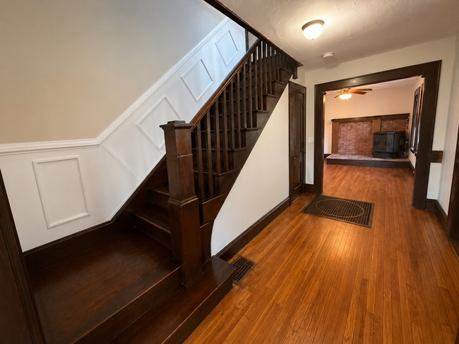 Photo - 14 Wheelwright Rd House