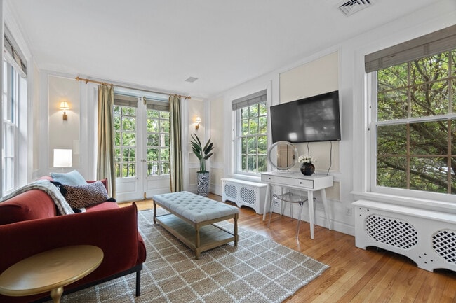 Building Photo - 91 Algonquin Rd