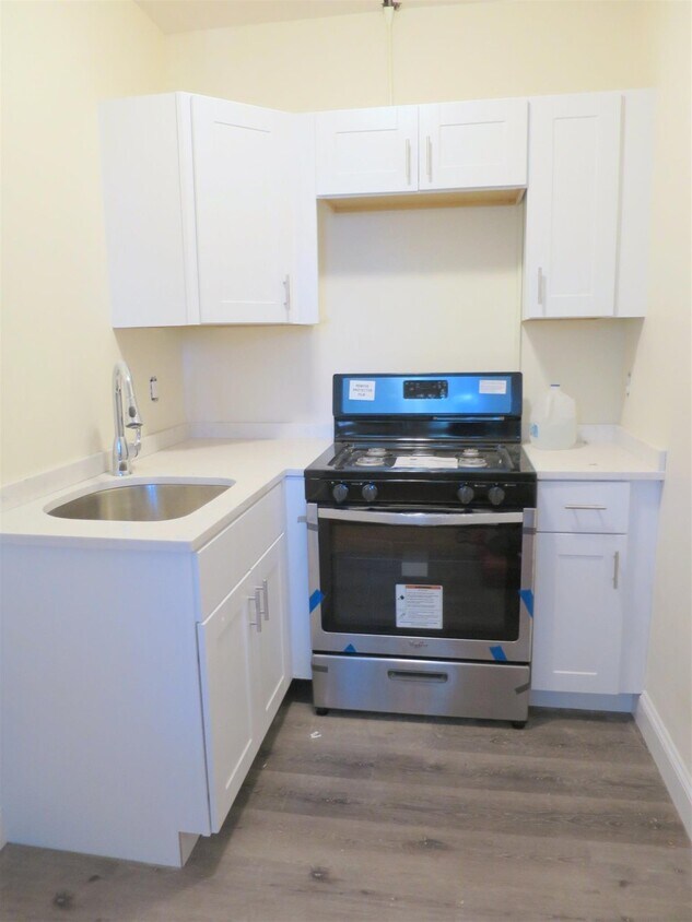 Foto principal - 8 Cogswell Ave