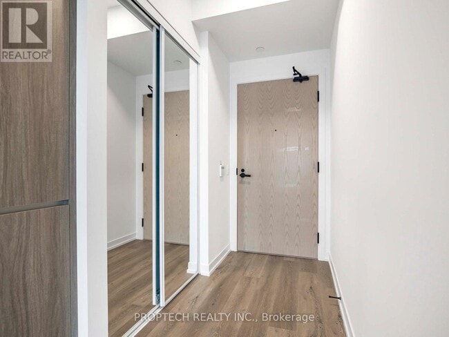 Building Photo - 28 Interchange Wy