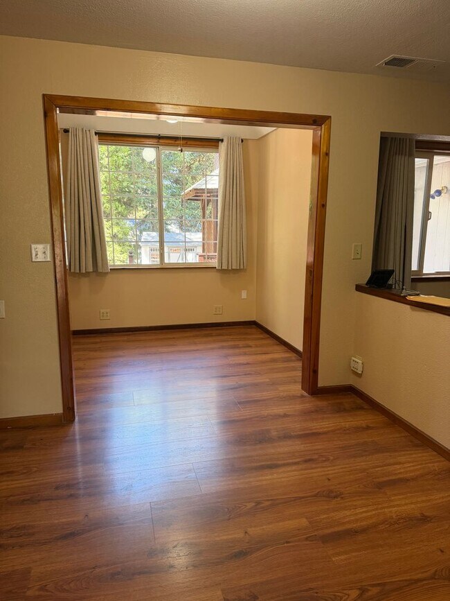 Foto del edificio - 26967 Meadowmont Dr