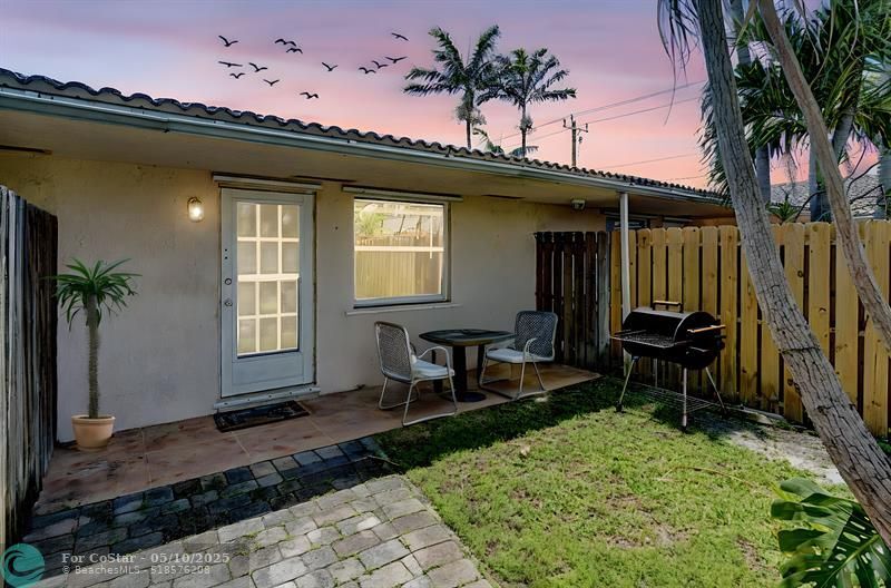 Foto principal - 736 NE 13th Ct