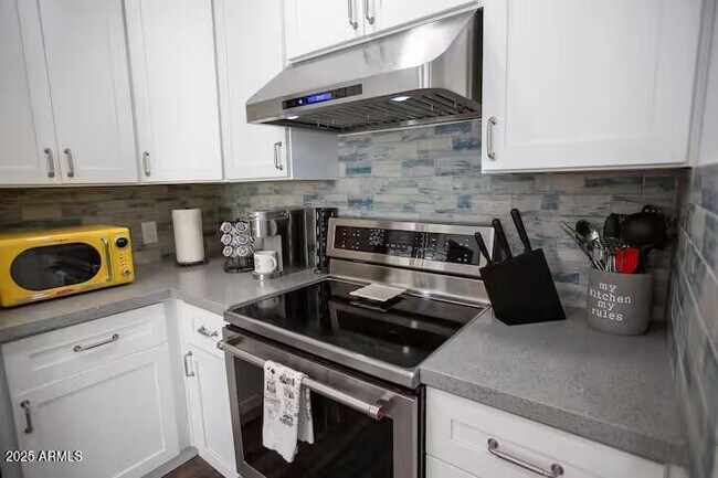 Foto del edificio - 16627 N 45th Pl