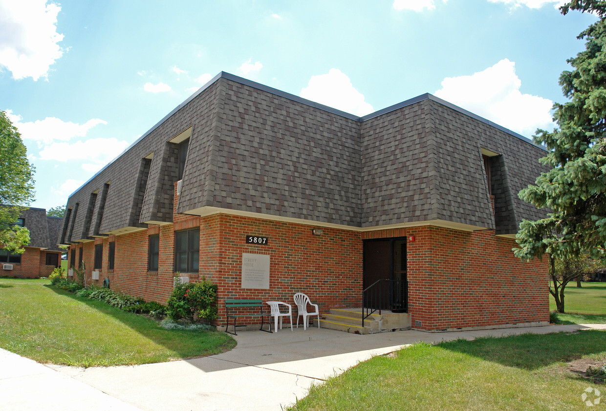 Foto del edificio - Lincoln Manor Senior Apartments