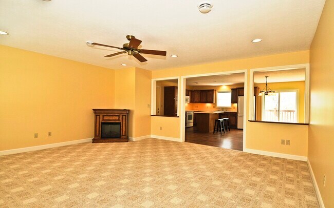 Building Photo - 501 Crawford Ave