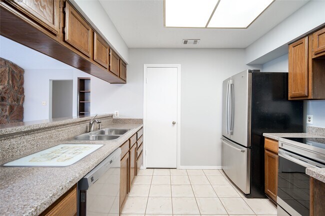 Building Photo - 8319 Wind Willow Dr