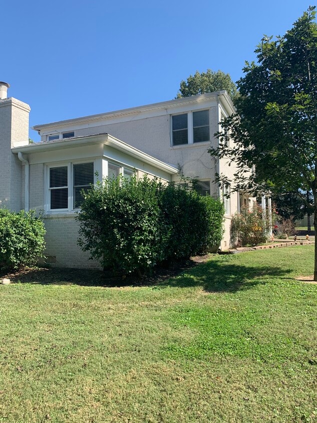 624 North 34th Street Unit Apartment 2, Paducah, KY 42001 Apartments in Paducah, KY