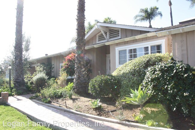 Building Photo - 4 br, 2 bath House - 2331 Royal Crest Dr.