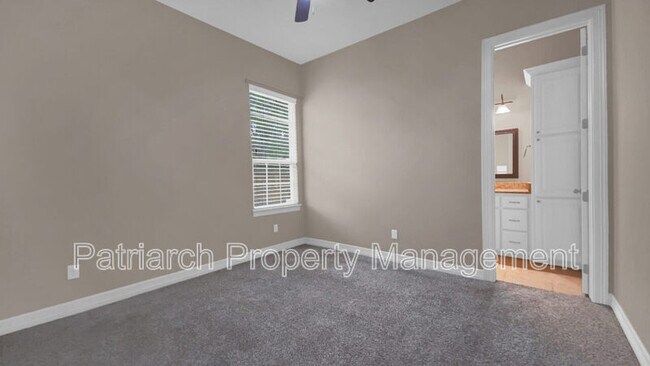 Building Photo - 1319 Foster Ave