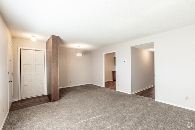 1 Bedroom Living/Dining - Renovated - Heritage Ridge Apartments