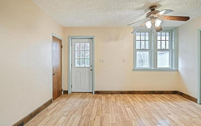 Foto del edificio - Beautiful 3 Bedroom, 1.5 Bath in Colonial West York!