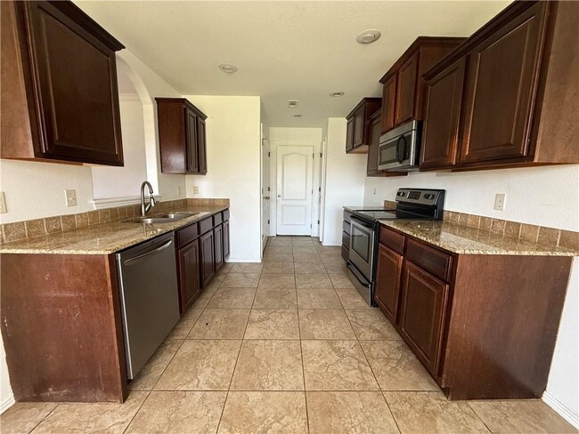 Building Photo - 424 Liem Cir