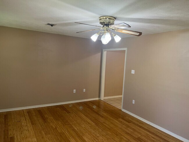 Foto del edificio - 3 Bed 2 Bath Duplex
