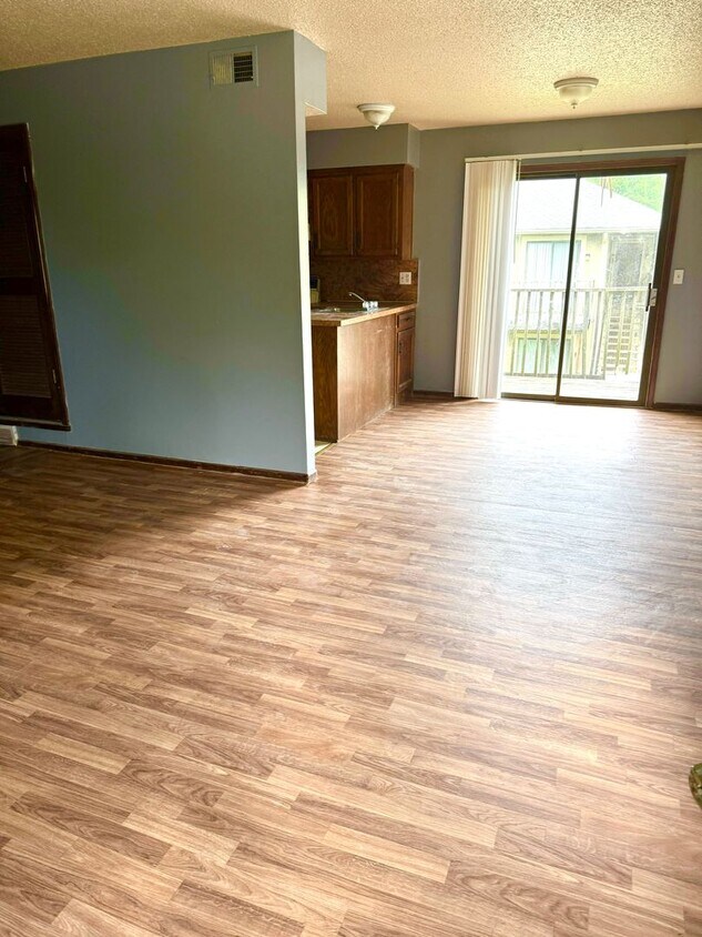 Foto principal - 8626 Lane Ave