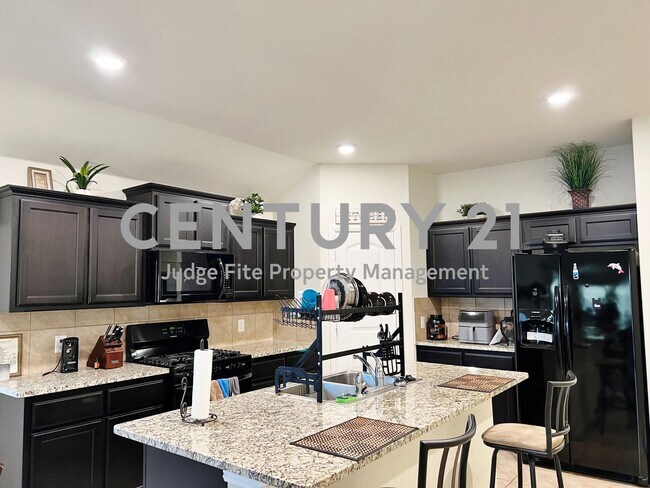 Foto del edificio - Well Maintained 3/2/2 in Crowley For Rent!