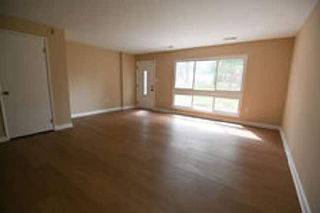 Building Photo - 2219 Fendall Ct