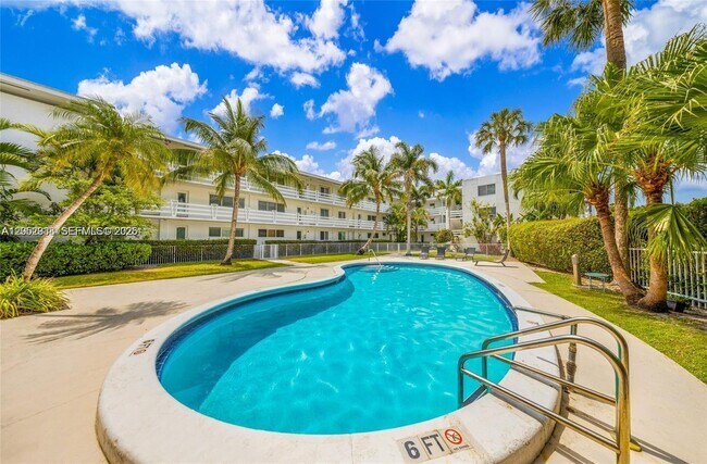 Foto del edificio - 1631 NE 114th St