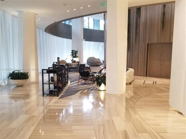 Foto del edificio - 2831 S Bayshore Dr