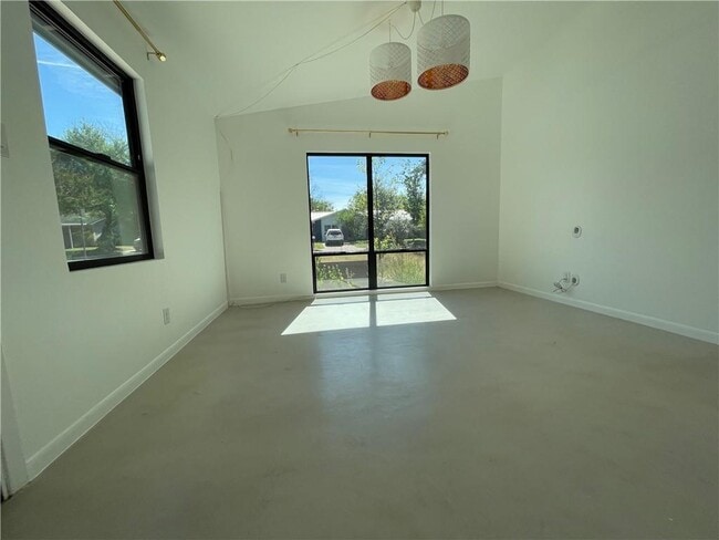 Building Photo - 4702 Surrey Dr