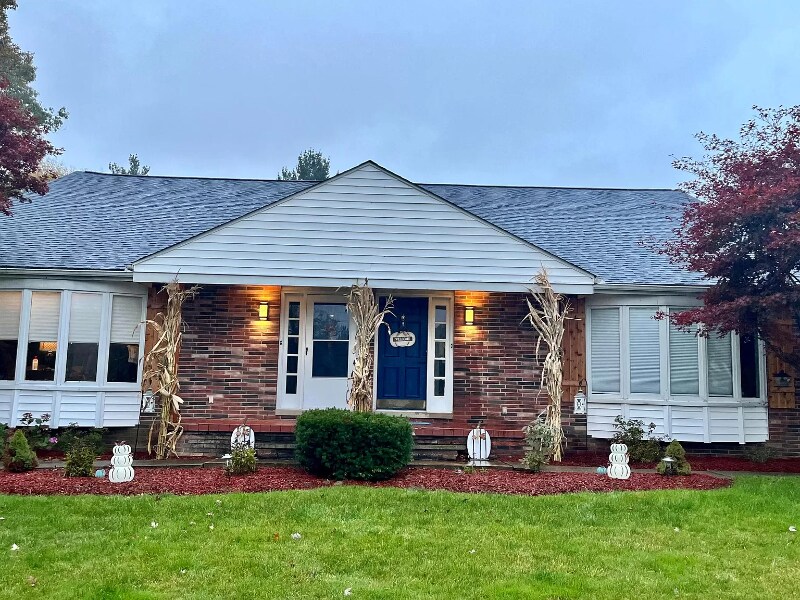 Foto principal - 18475 Bennett Rd