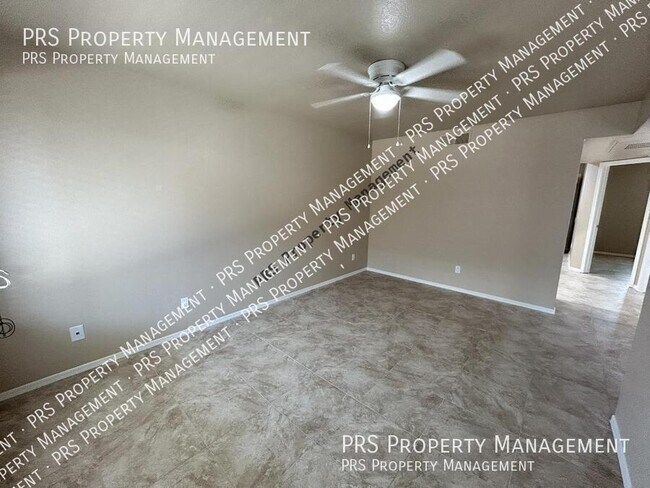 Building Photo - 551 S Lesueur-Unit 2
