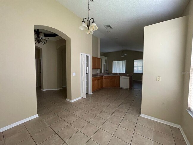 Building Photo - 13717 Ogakor Dr