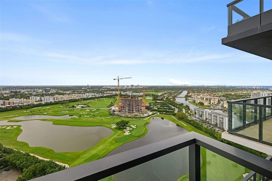 Foto principal - 101 Diplomat Pkwy