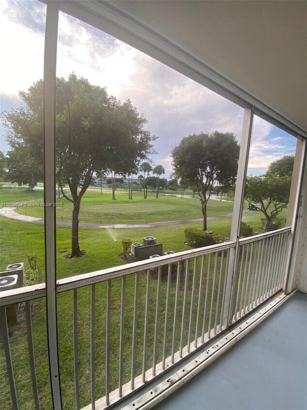 Foto principal - 850 SW 133rd Terrace