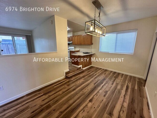 Foto del edificio - 6974 Brighton Dr