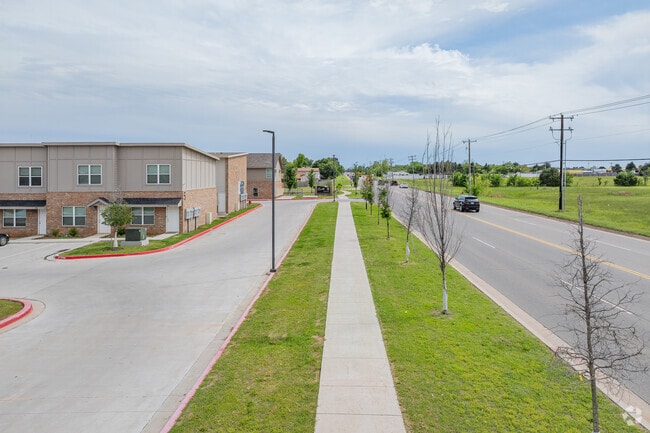 Building Photo - North Point Townhomes