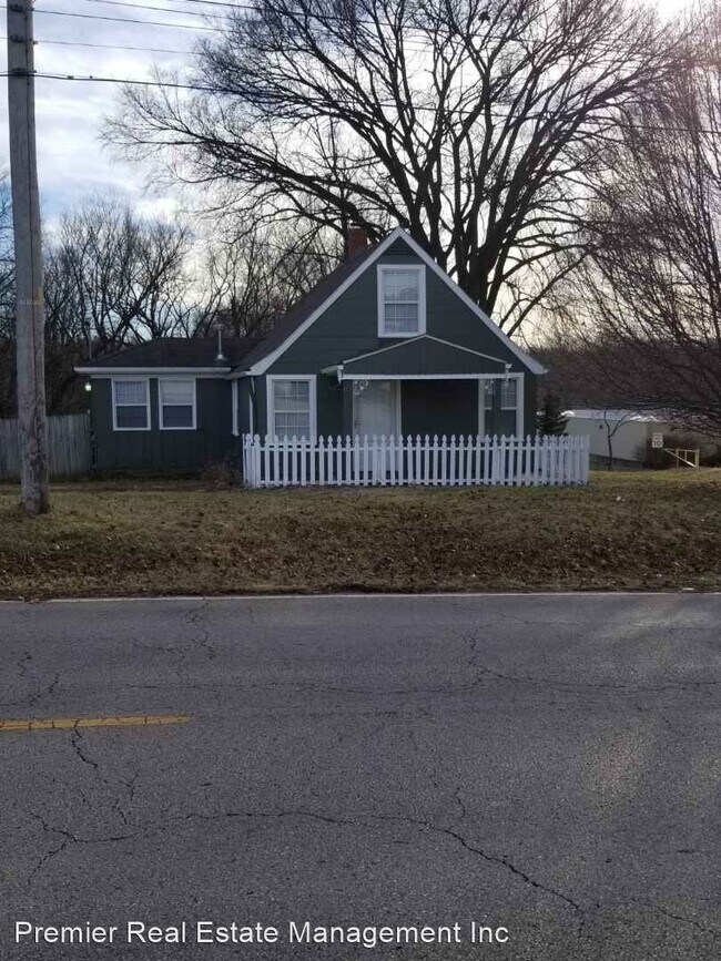 Building Photo - 3 br, 1 bath House - 10005 E 53rd Street