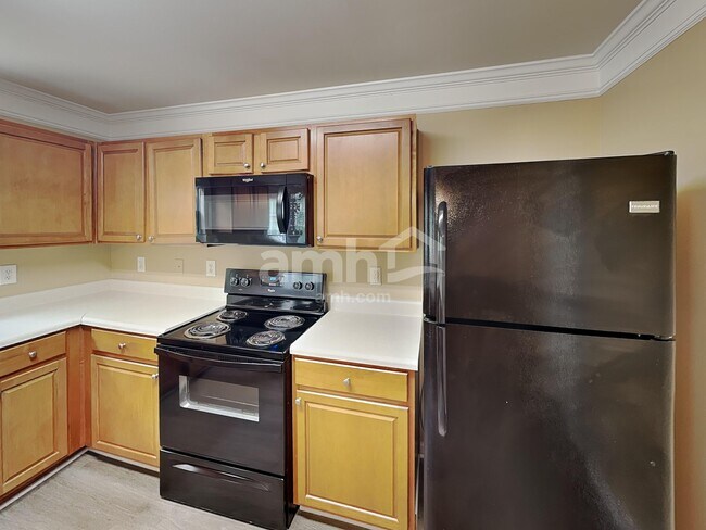 Foto del edificio - 2485 Sheldon Pl