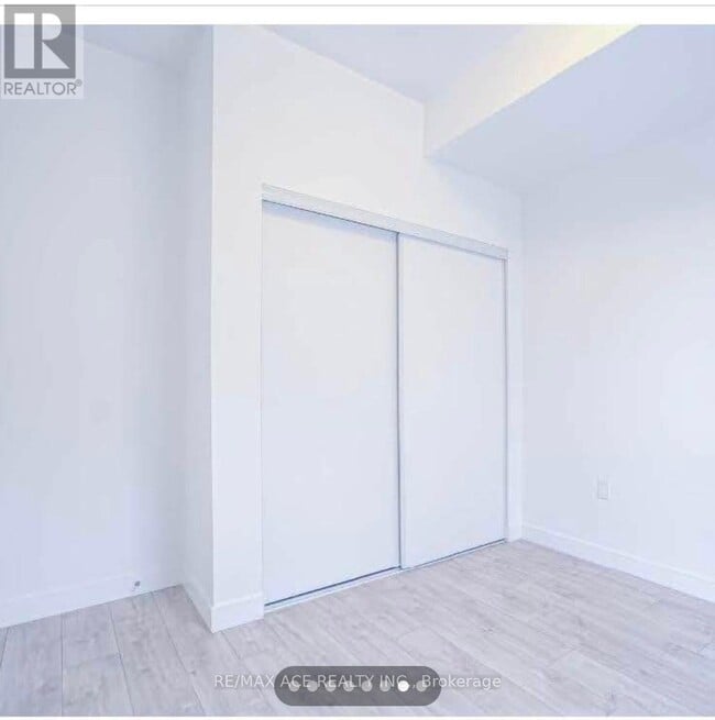 Building Photo - 176 Clonmore Dr