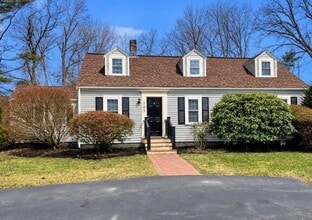 Building Photo - 793 Country Way