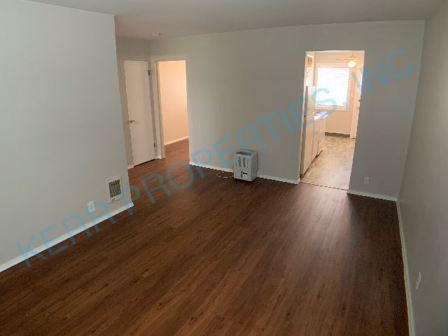 Foto del edificio - 5704 NE Hassalo St